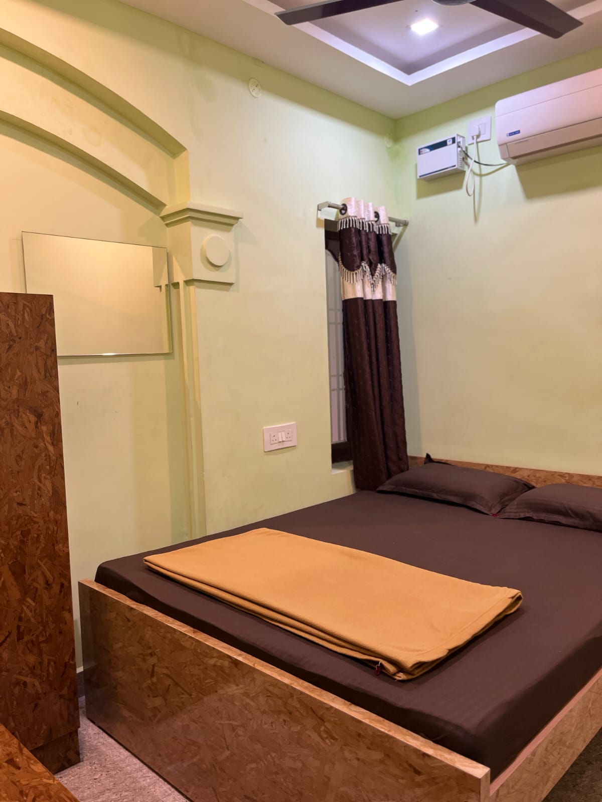 hotel-img